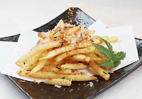 フライドポテト かつおくん<br>French Fries with bonito-flavored