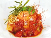 刺身DEユッケ<br>Koream Style Seasond Sashimi with Egg Yolk