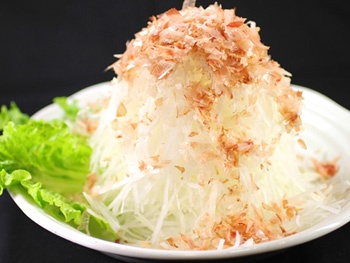 山盛大根サラダ<br>Large Japanese Radish Salad