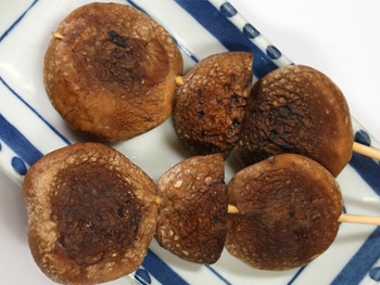しいたけ（1本）<br>Grilled Shiitake Mushroom Skewers