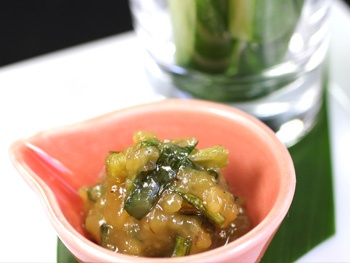 油味噌きゅうり<br>Cucumber with Sautéed Miso Dip