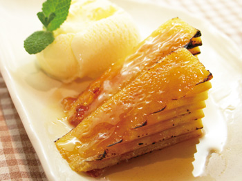 安納芋のスイートポテト　メイプルソースがけ<br>Anraku Sweet Potato topped with maple syrup